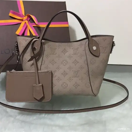 WIS HINA VUITTON LOUIS PM 0620